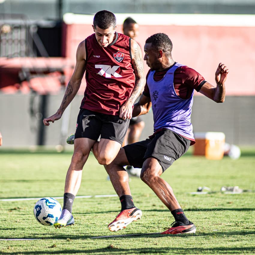 Dudu treina pelo Vitória (Foto: Victor Ferreira / EC Vitória)
