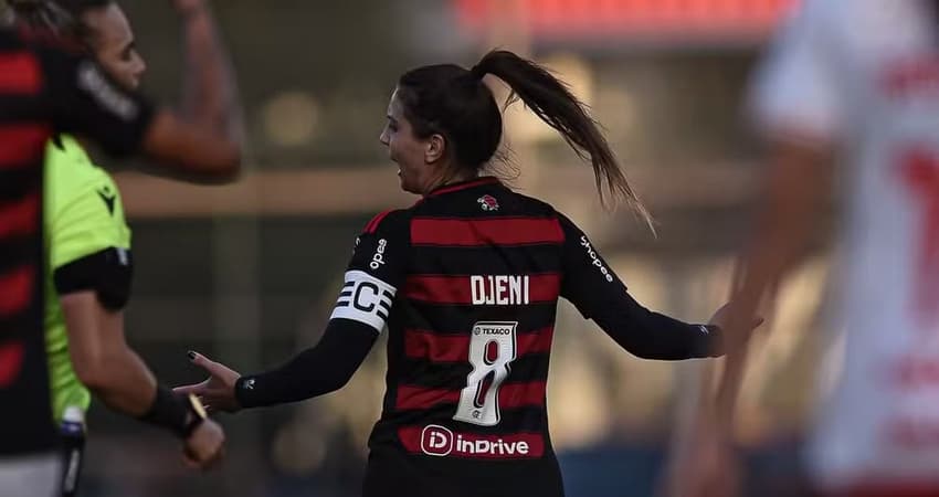 Djenifer comemora gol do Flamemgo (Foto: PaulaReis/Flamengo)