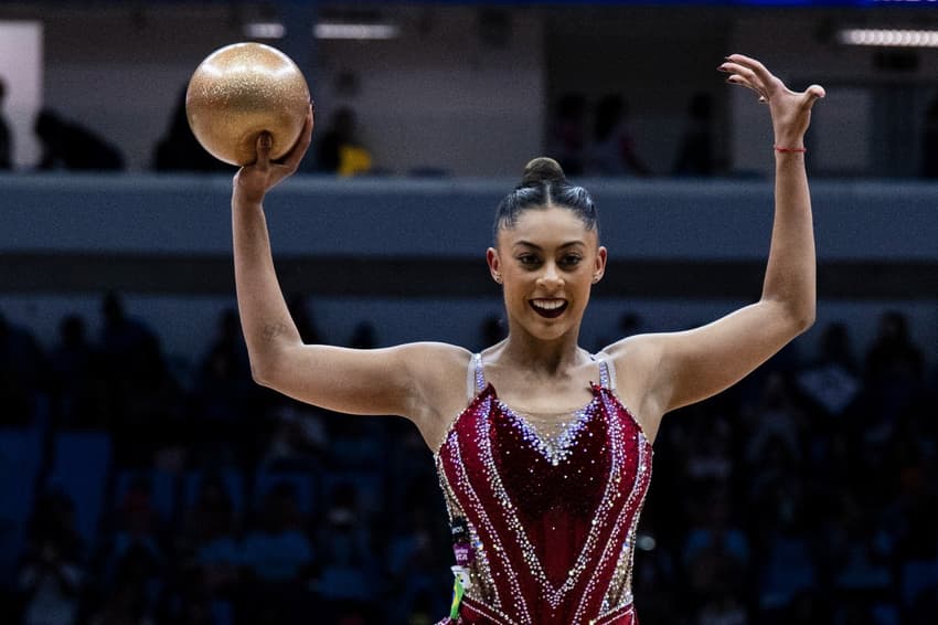 Bárbara Domingos se apresenta com Bola no Mundial de Ginástica Rítmica do Rio de Janeiro (Foto: Ivan Carvalho / CBG)