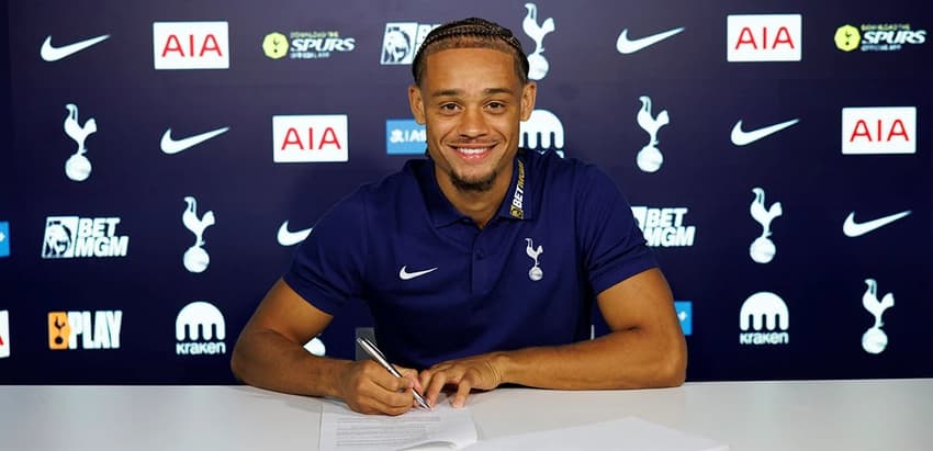 Xavi Simons assina contrato com o Tottenham após ser alvo do Chelsea