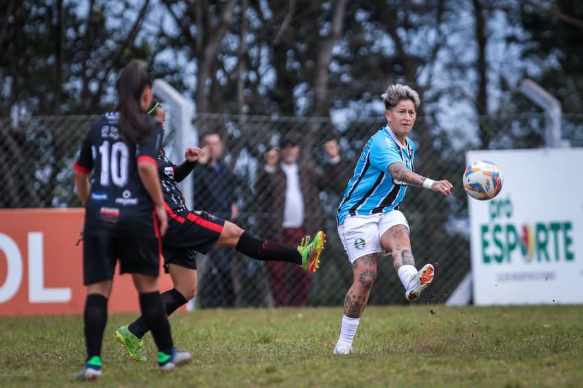 Camila Arrieta se junta à Yamila Rodriguez no time de estrangeiras do Grêmio