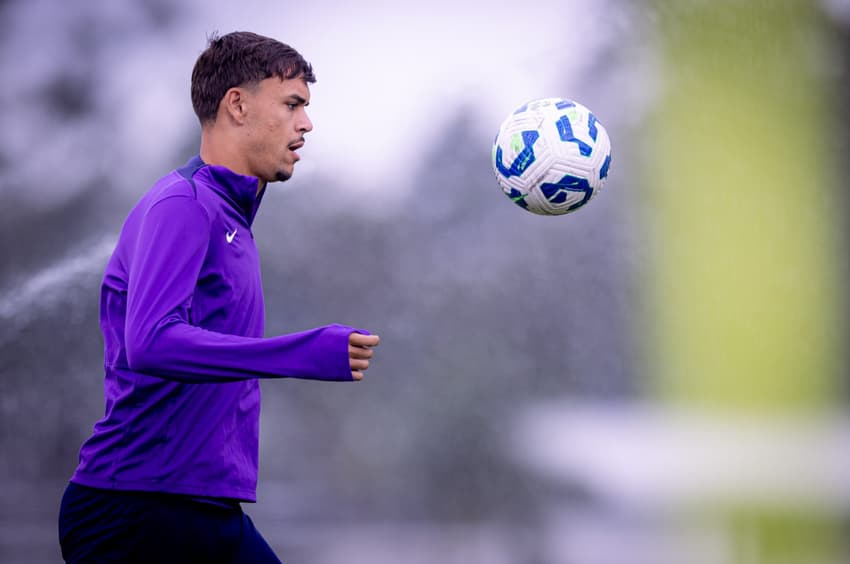 Tchoca é a grande novidade entre os relacionados (Foto: Rodrigo Coca/Agência Corinthians)