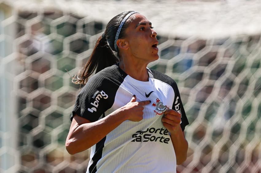 Andressa Alves comemora gol do Corinthians, contra o São Paulo, pela semifinal do Brasileirão Feminino. ( (Foto: Rebeca Reis / Staff Images Woman / CBF)