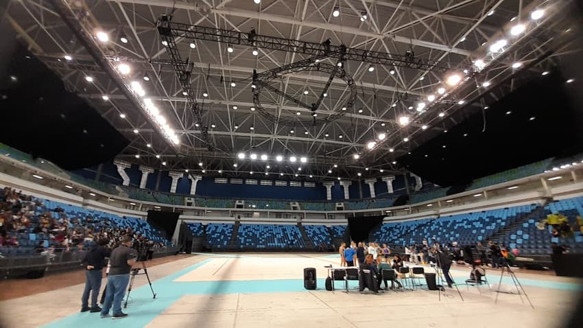 Treliças já foram instaladas na Arena Carioca 1 para o Mundial de Ginástica Rítmica (Foto: Kauhan Fiaux / Lance!)