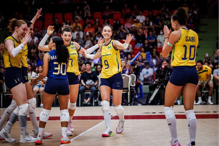 Brasil enfrenta a França nas quartas do Mundial de Vôlei