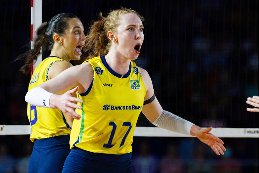 Julia Bergmann comemorando ponto em jogo entre Brasil e Porto Rico no Mundial de Vôlei (Foto: Volleyball World)