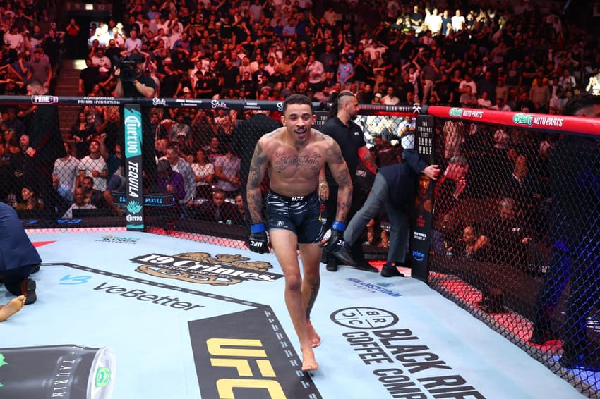 Carlos Prates após vitória no UFC 319 (Foto: Divulgação/UFC)