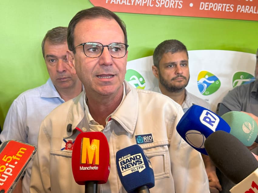 Eduardo Paes em coletiva no Rio Museu olímpico (Foto: Kauhan Fiaux / Lance!)