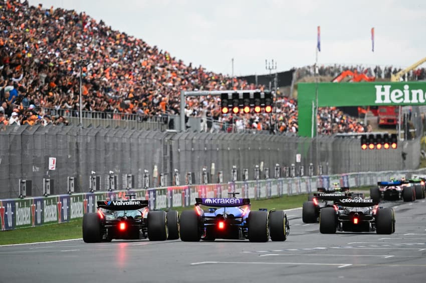 Pilotos da F1 em treino livre do GP da Holanda (Foto: NICOLAS TUCAT / AFP)