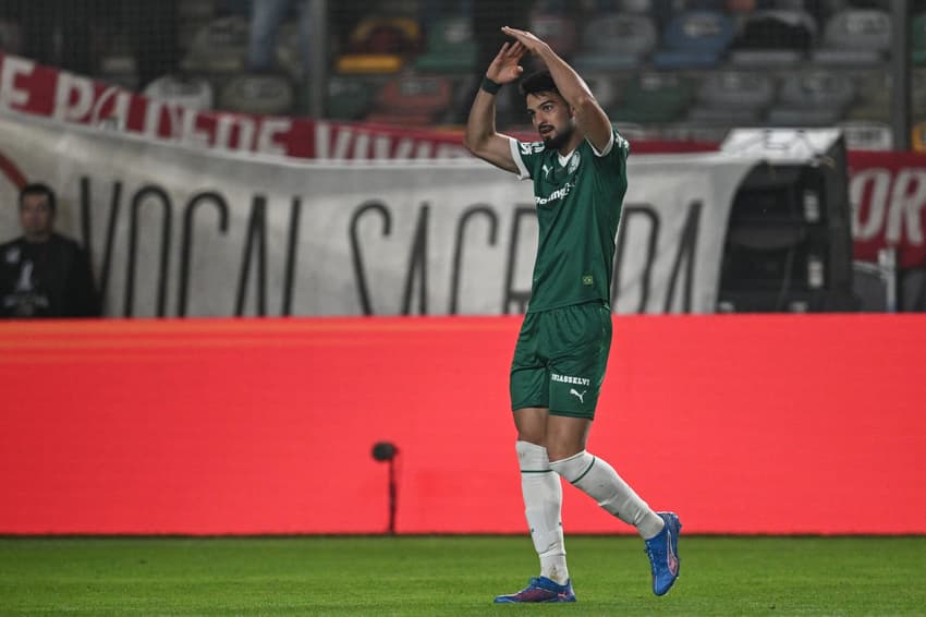 Flaco López comemora seu gol no jogo do Palmeiras contra o Universitário, em Lima, pela Libertadores