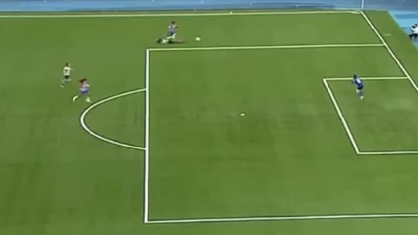 Arbitragem assinalou impedimento no segundo gol do Fortaleza diante do Botafogo. (TV Brasil/Reprodução)