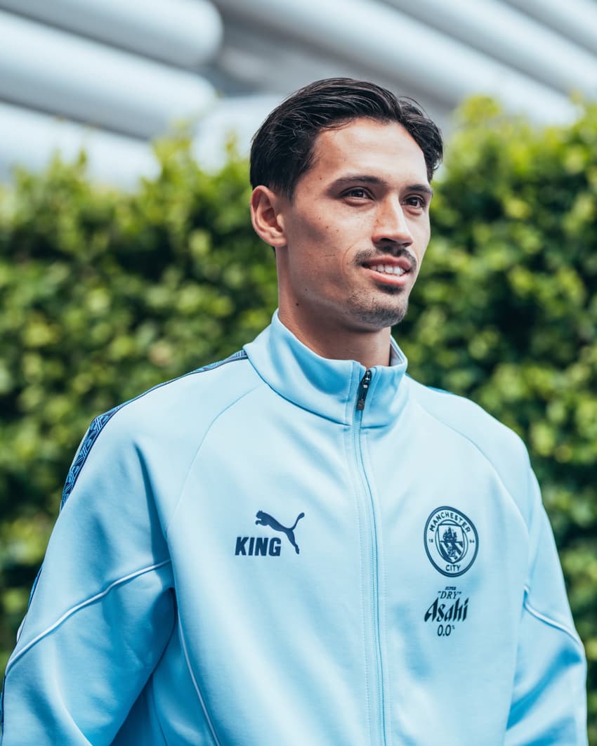 Tijjani Reijnders chegou como reforço para o Manchester City no Mundial de Clubes e é esperado como titular para as primeiras partidas da Premier League (Foto: Divulgação/Manchester City)