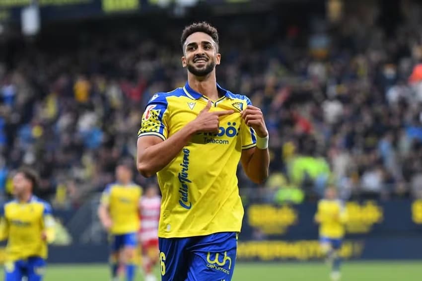 Chris Ramos tem negociações avançadas com o Botafogo (Foto: Divulgação/Cádiz)