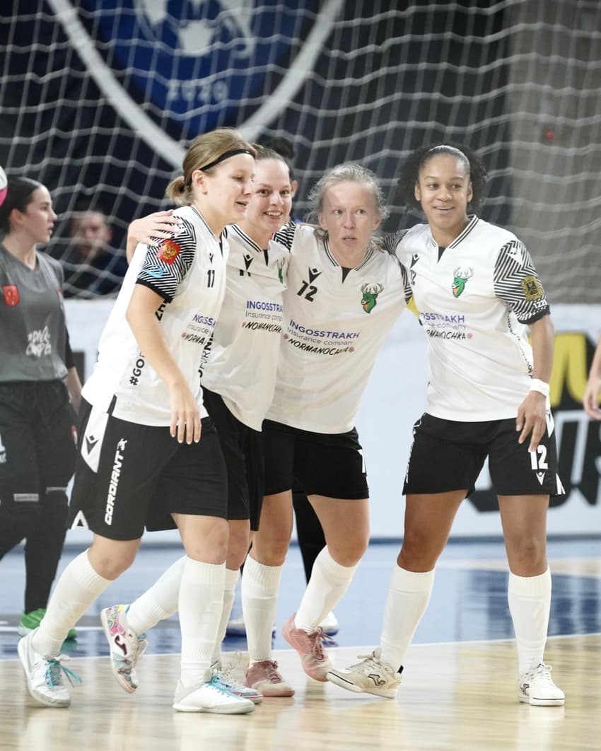 Normanochka (RUS) e Faculdade Sogipa (BRA) se enfrentaram pela semifinal da Copa Mundo de Futsal Feminino (Foto: Divulgação)