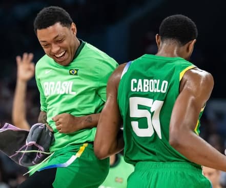Yago dos Santos e Bruno Caboclo pela seleção (Reprodução)