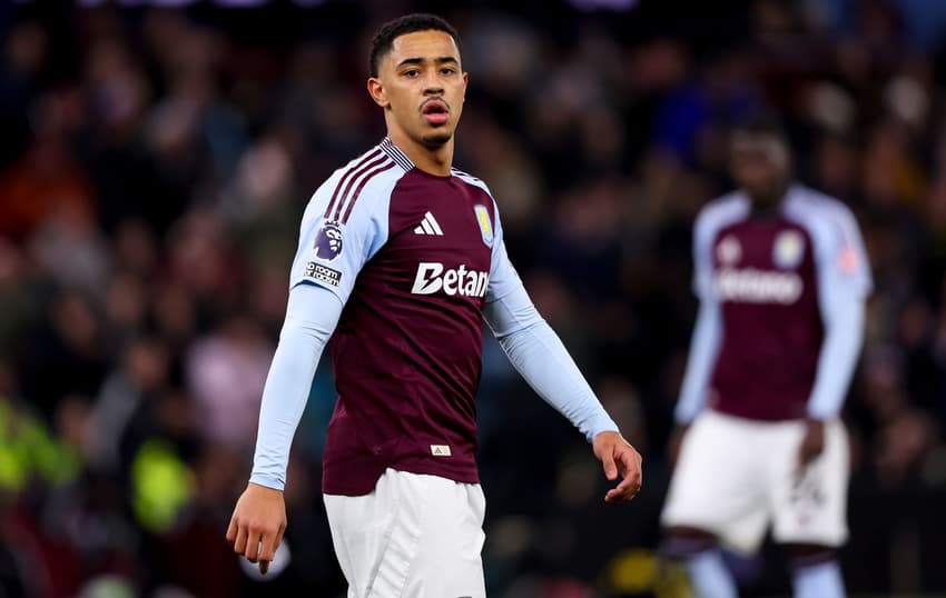 Possível reforço do Newcastle, Jacob Ramsey em ação pelo Aston Villa (Foto: Reprodução/Aston Villa)