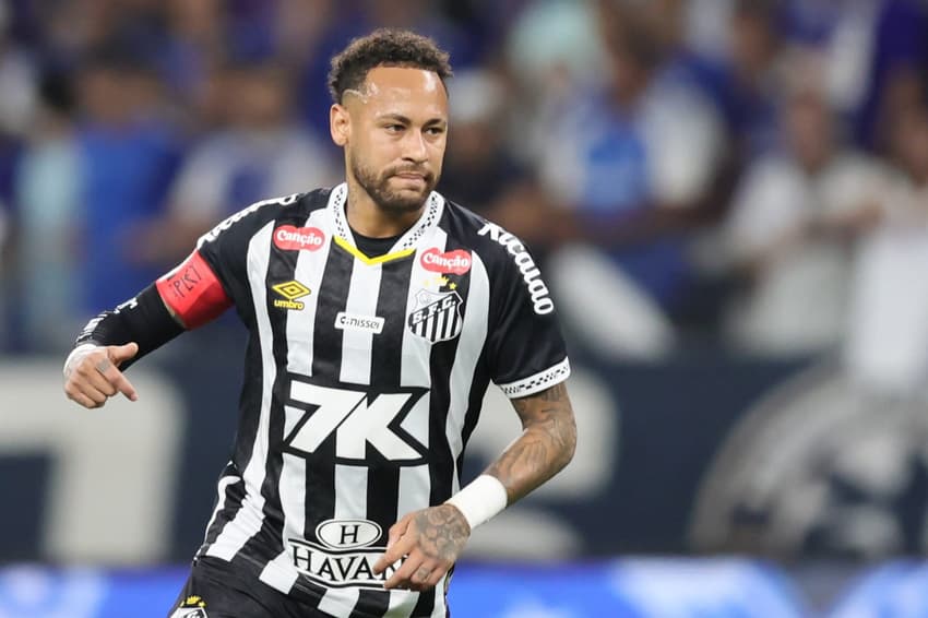 Neymar em ação em Cruzeiro x Santos 