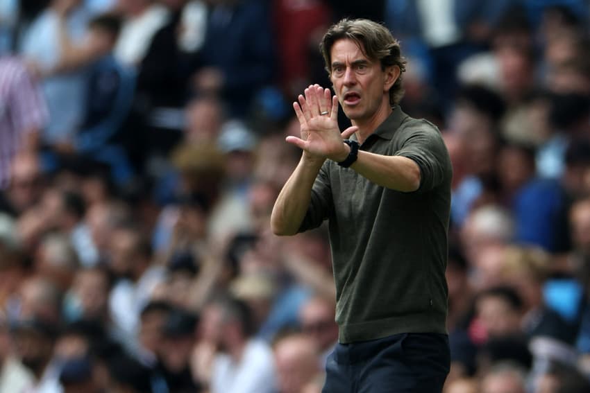 Thomas Frank, técnico do Tottenham, durante partida contra o Manchester City no Etihad Stadium (Foto: Darren Staples / AFP)