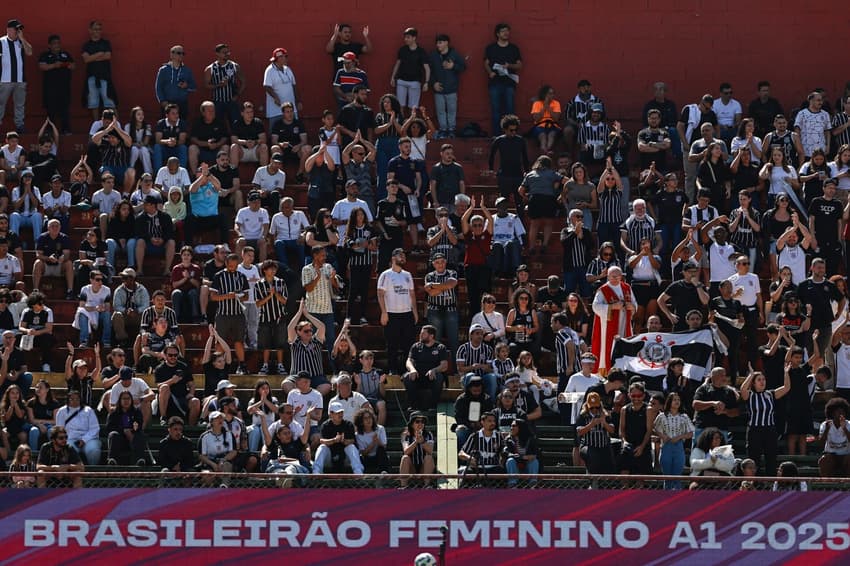 Torcida do Corinthians apoia Brabas no Canindé. (Foto: Rebeca Reis / Staff Images Woman / CBF)