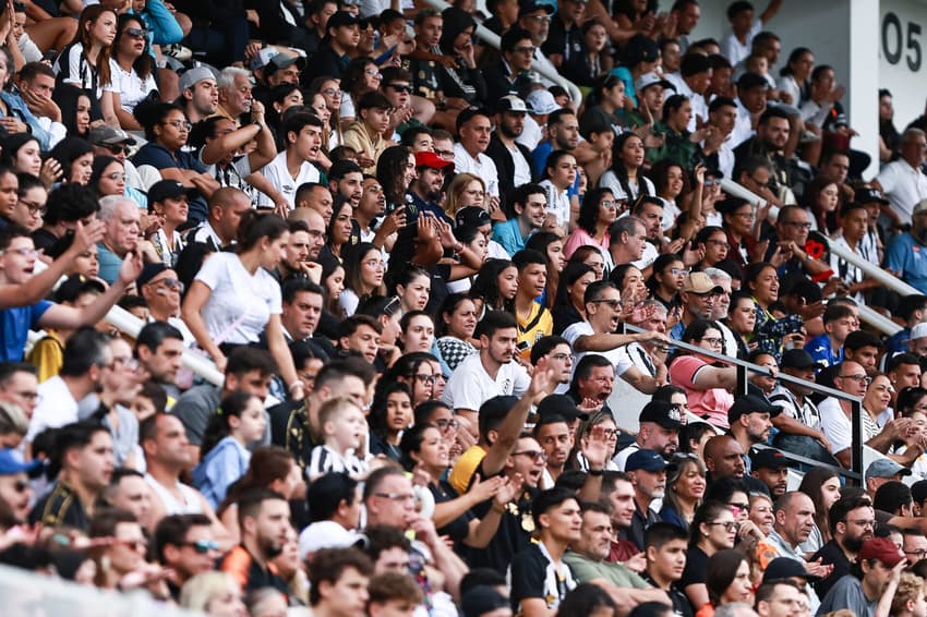Santos registra maior público do ano no futebol feminino do clube diante do Botafogo. 7.866 torcedores compareceram nas arquibancadas da Vila Belmiro. (Foto: Rebeca Reis/ Staff Images Woman/ CBF)