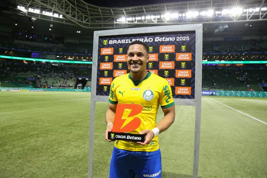 vitor roque