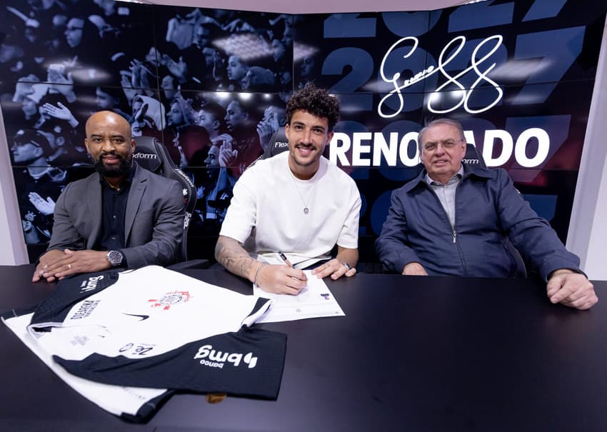Gustavo Henrique renovou contrato com o Timão até o final de 2027