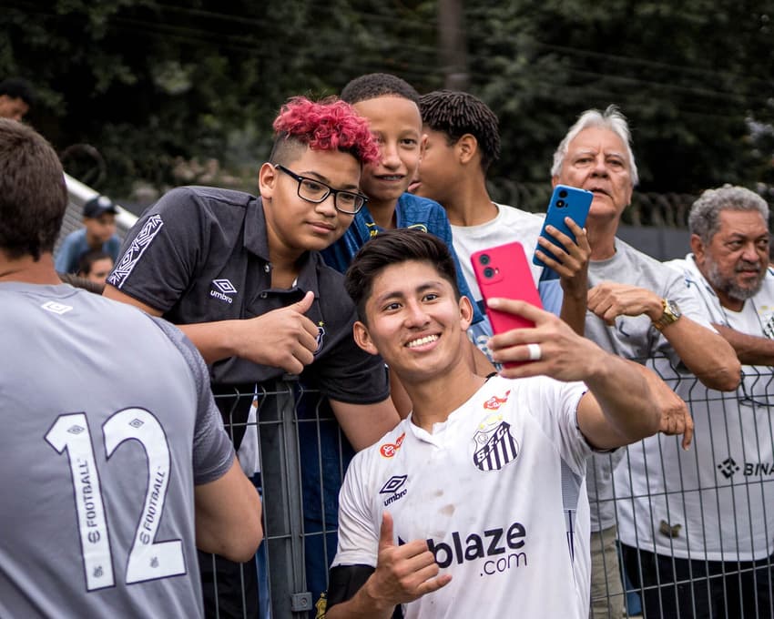 Miguelito era tratado como grande esperança na base do Santos, mas foi emprestado (Foto: Bruno Vaz / Santos FC)