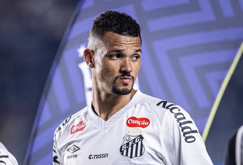 Zé Ivaldo voltou a ser titular no Santos (Foto: Raul Baretta/ Santos FC)