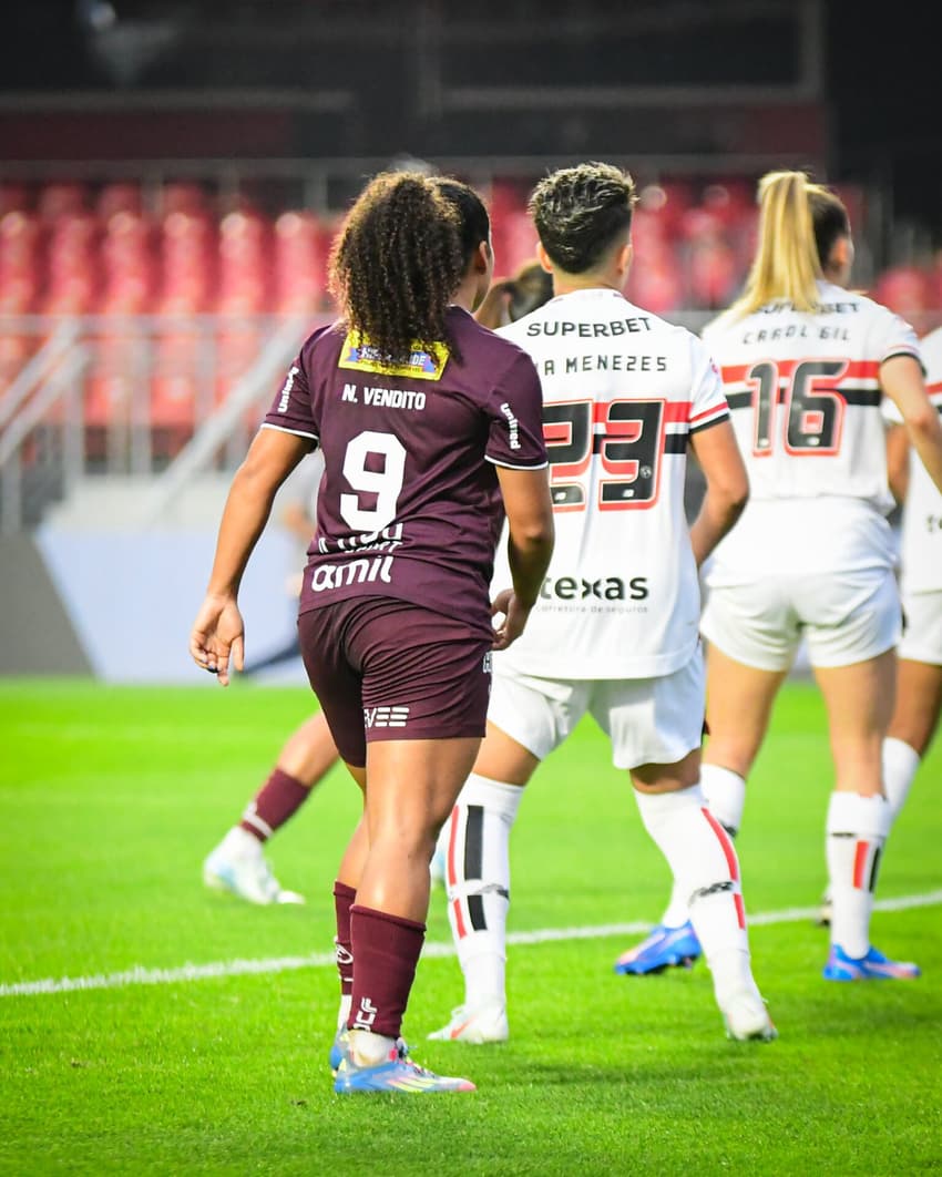 Vendito, atacante da Ferroviária, em campo contra o São Paulo. (Foto: Rafael Zocco/Ferroviária)