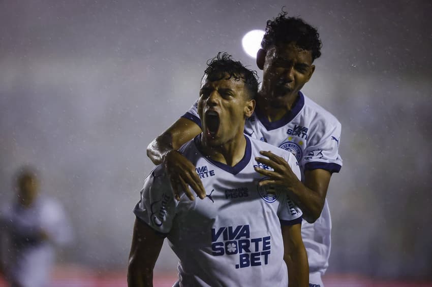 Lucho Rodríguez e Vitinho comemoram gol do Bahia (Foto: Letícia Martins / EC Bahia)