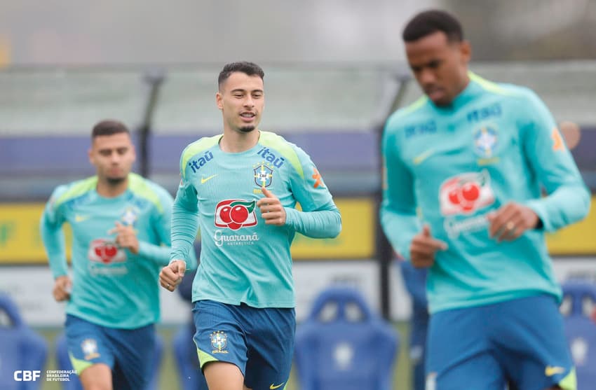 Gabriel Martinelli foi titular na vitória da Seleção (Foto: Rafael Ribeiro/CBF)
