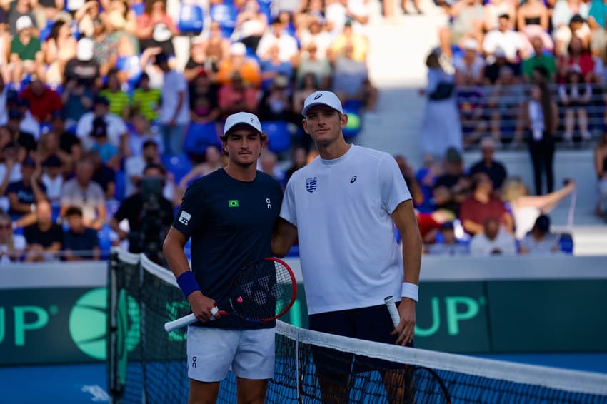 João Fonseca e o grego Stefanos Sakellaridis (Foto: André Gemmer/CBT)