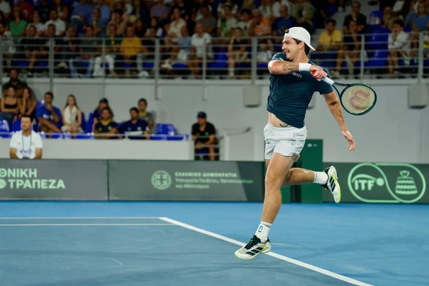 Thiago Wild na derrota para Tsitsipas na Davis (Foto: André Gemmer/CBT)
