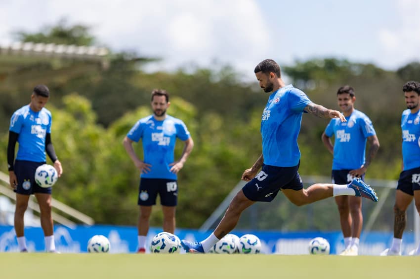 Willian José durante treino de finalização (Foto: Rafael Rodrigues / EC Bahia)