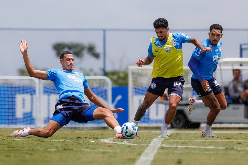 Gabriel Xavier e Cauly em treino do Bahia (Foto: Rafael Rodrigues / EC Bahia)