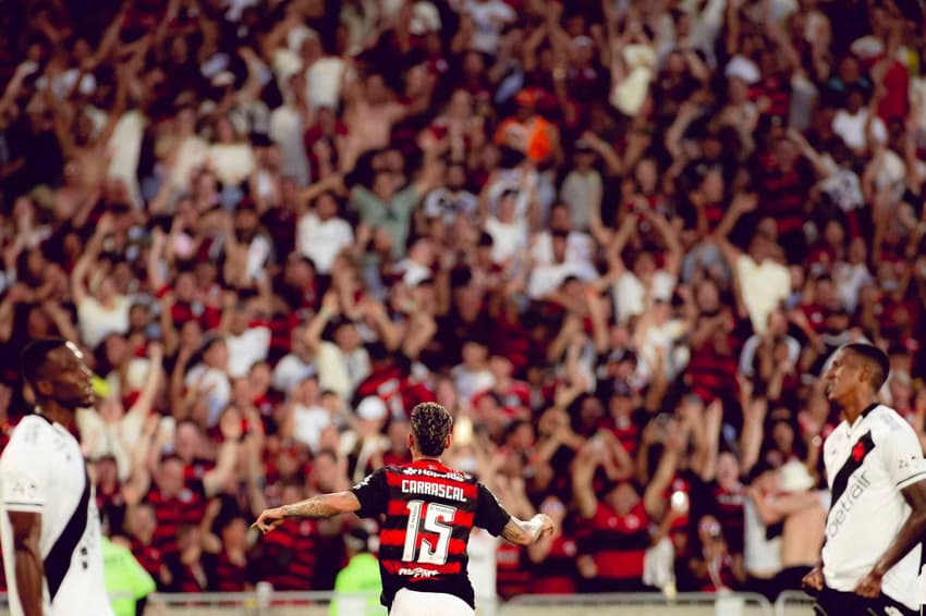 Carrascal comemora gol contra o Vasco (Foto: Adriano Fontes/Flamengo)