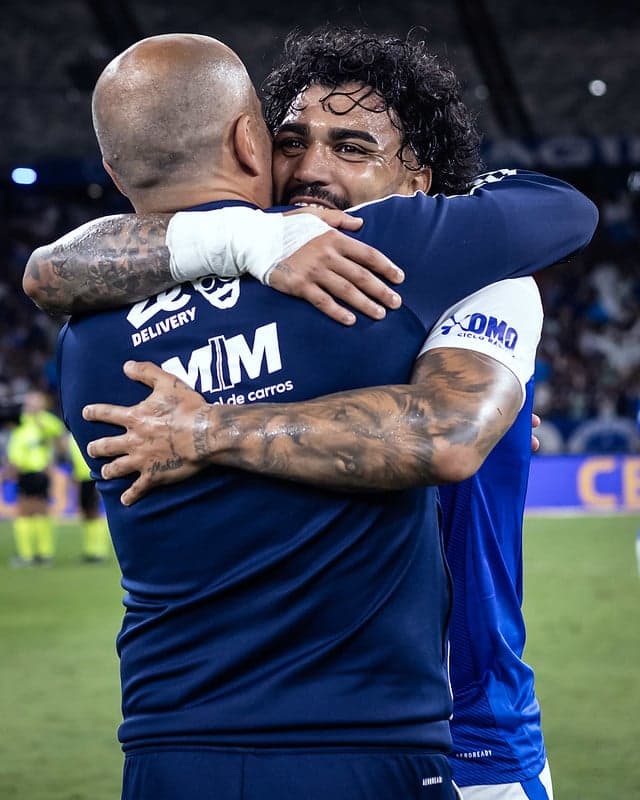Técnico Leonardo Jardim e Gabigol (Foto: Gustavo Aleixo/Cruzeiro)