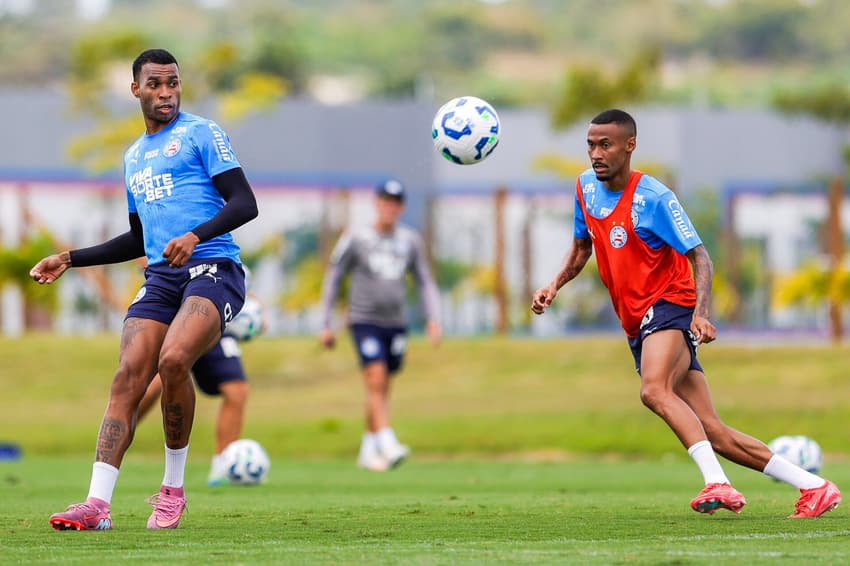 Jean Lucas e Ademir em treino do Bahia no CT Evaristo de Macedo (Foto: Letícia Martins / EC Bahia)
