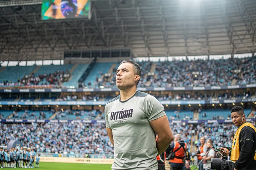 Jair Ventura antes de Grêmio x Vitória em Porto Alegre (Foto: Victor Ferreira / EC Vitória)