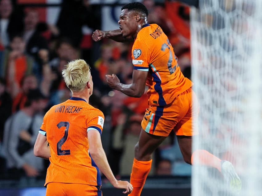 ACOMPANHE com Memphis titular, Holanda abre o placar contra a Polônia