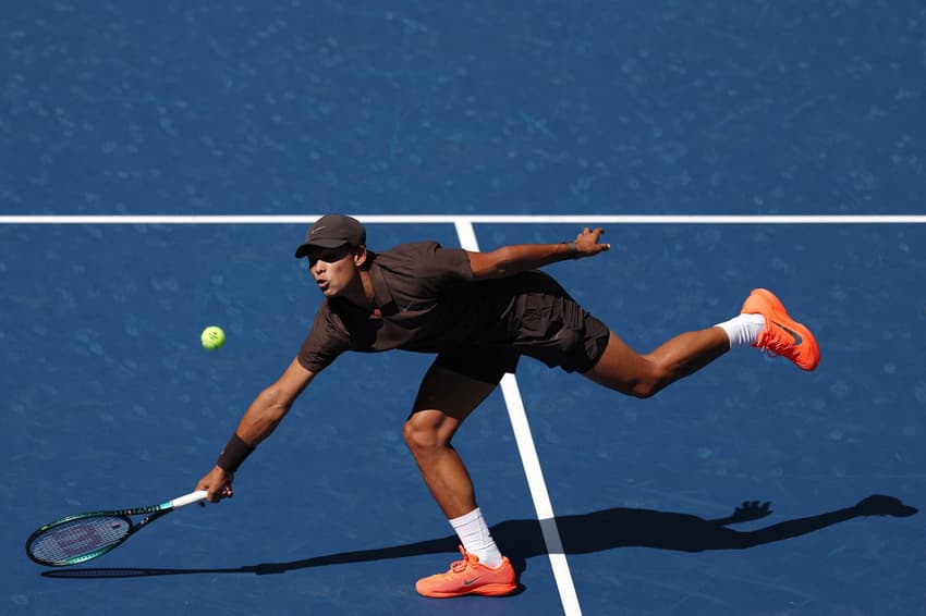 O brasileiro Luis Guto Miguel fez campanha histórica no US Open juvenil (Foto: Ishika Samant/AFP)