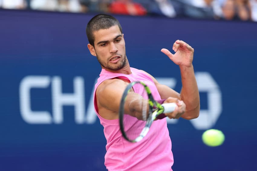Alcaraz na partida contra Djokovic no US Open (Foto: Al Bello/Getty Images/AFP )