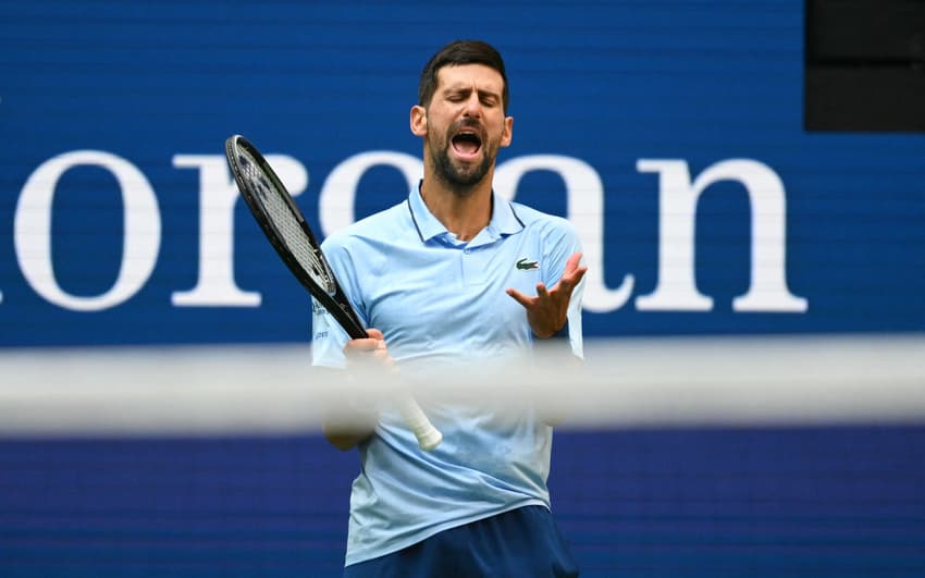 A frustração de Novak Djokovic na derrota para Alcaraz