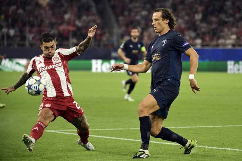 David Luiz em ação pelo Pafos, durante a Champions League (Foto Angelos Tzortzinis/AFP)