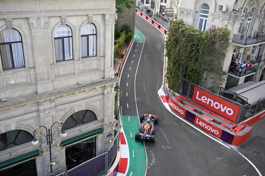 Max Verstappen durante a classificação do GP do Azerbaijão de F1 (Foto: Alexander Nemenov / AFP)