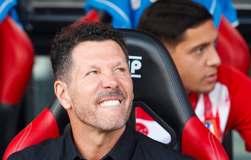 Simeone faz careta em Mallorca x Atlético de Madrid (Foto: JAIME REINA / AFP)