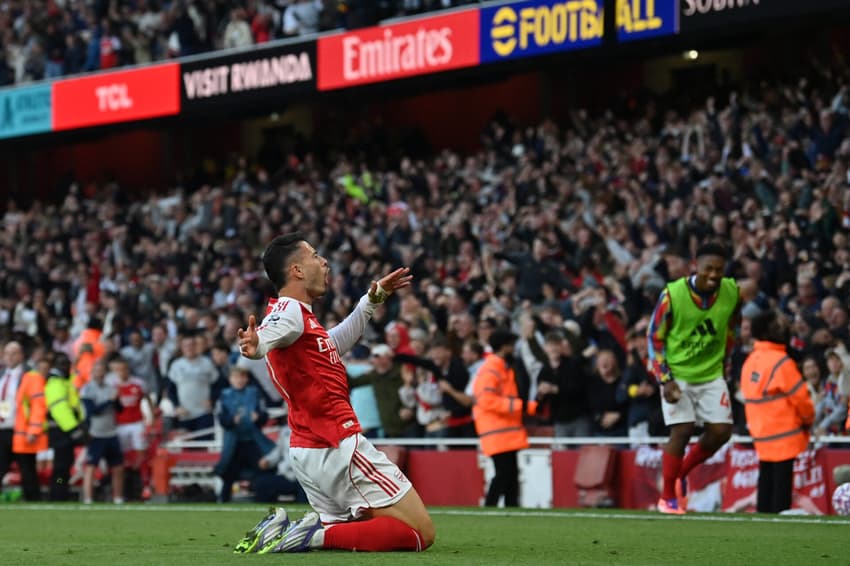 Martinelli comemora gol em Arsenal x Manchester City (Foto: Glyn KIRK / AFP)