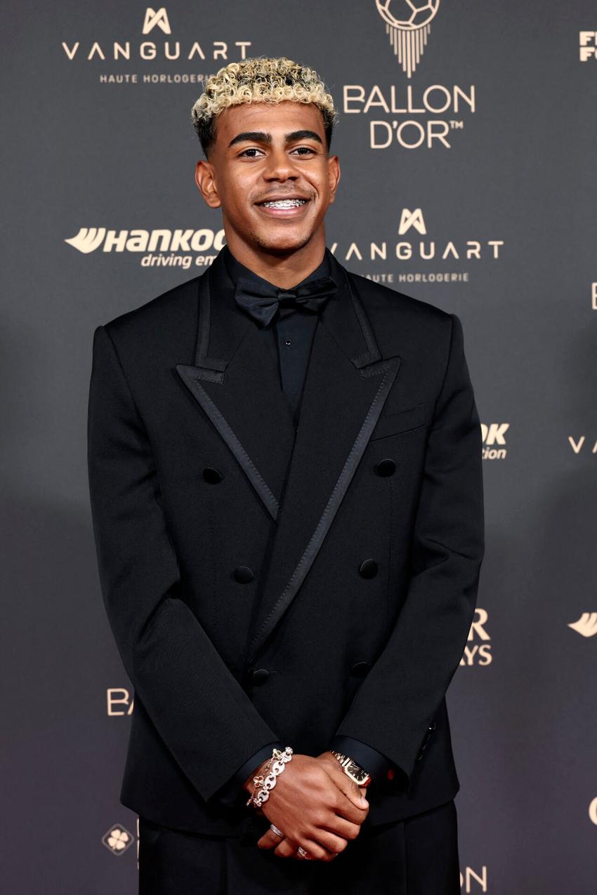 Lamine Yamal durante premiação da Bola de Ouro (Foto: Franck Fife/AFP)