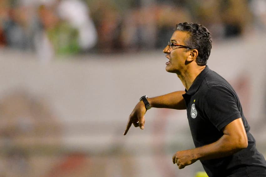 Péricles Chamusca já foi treinador do Coritiba (Foto: Mauro Horita/AGIF)