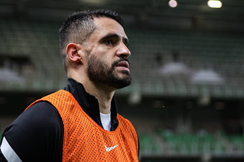 Renato Augusto se aposentou dos gramados (Foto: Gilson Junio/AGIF)